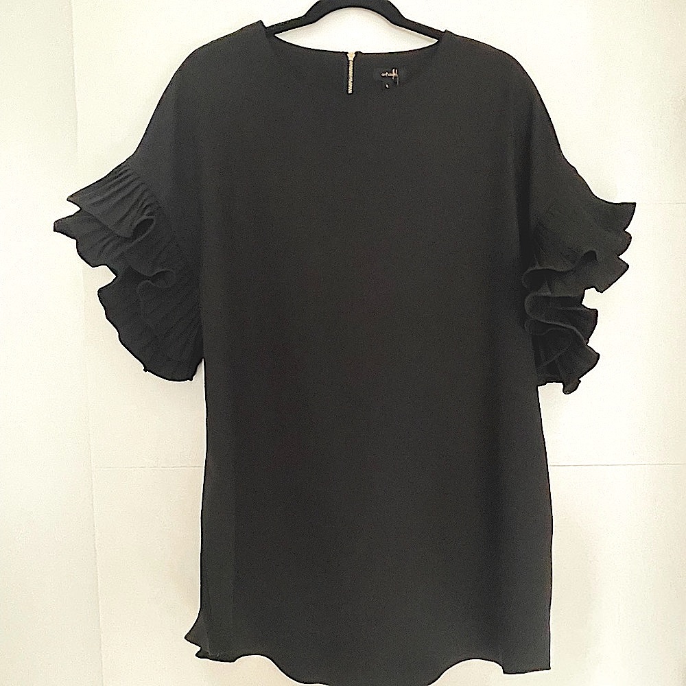 BLOGGERS FAVORITE‼️ MINI DRESS‼️SAMPLE PIECE NEW‼️